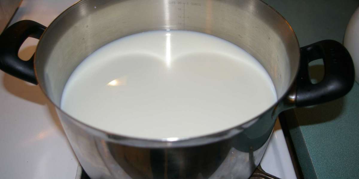 Çiğ Süt Ne Kadar Kaynatılır? Süt Ne Kadar Sürede Bozulur?