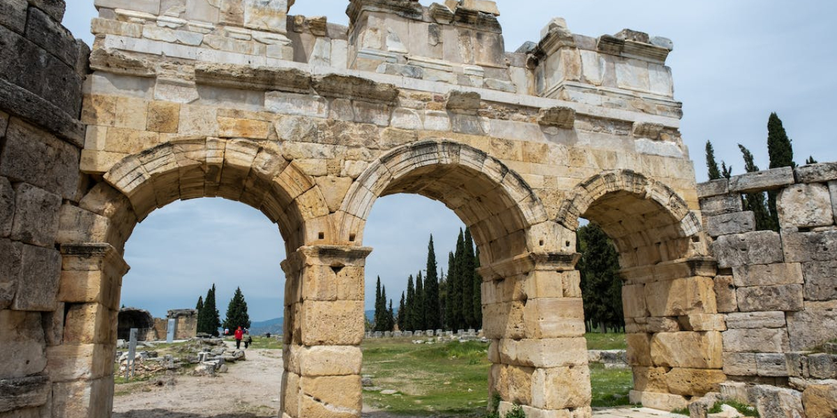 Hierapolis Antik Kenti Nerede? Hierapolis Antik Kenti Hakkında Kısa Bilgi?